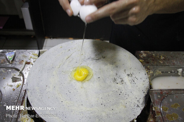 ‘Rehtah’ or ‘Rugag’ bread, a special dish in southern Iran
