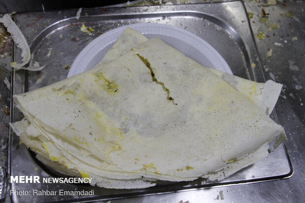 ‘Rehtah’ or ‘Rugag’ bread, a special dish in southern Iran
