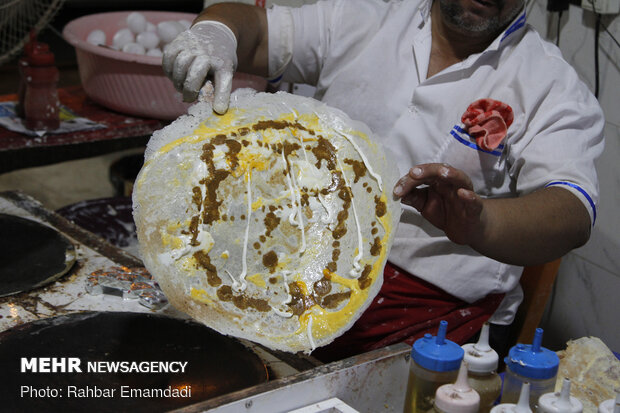 ‘Rehtah’ or ‘Rugag’ bread, a special dish in southern Iran
