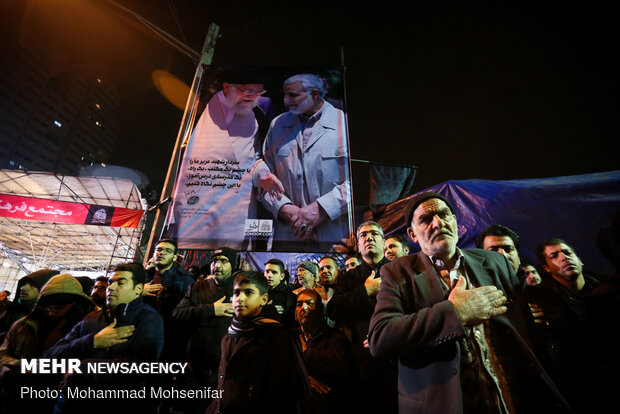 Tahran'da Şehit Süleymani için anma töreni