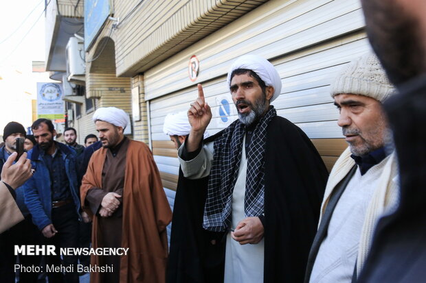 Seminary students gather in Qom due to UK envoy’s return to Iran