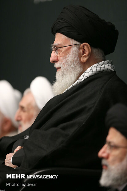 Leader hosts mourning ceremony for Hazrat Fatemeh 