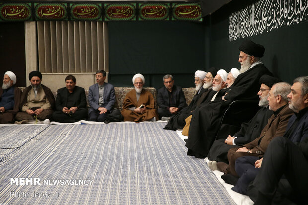 Leader hosts mourning ceremony for Hazrat Fatemeh 