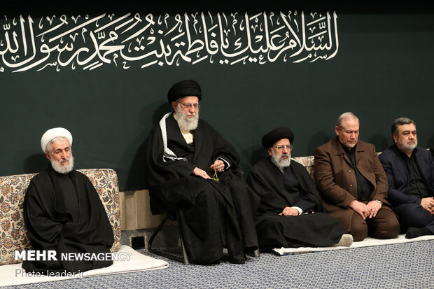 Leader hosts mourning ceremony for Hazrat Fatemeh 