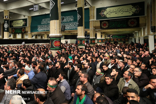 Leader hosts mourning ceremony for Hazrat Fatemeh 