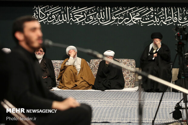 Leader hosts mourning ceremony for Hazrat Fatemeh 