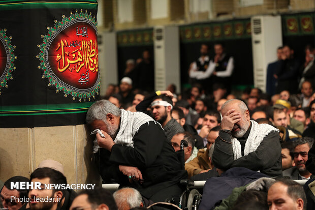 Leader hosts mourning ceremony for Hazrat Fatemeh 