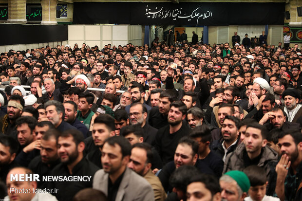 Leader hosts mourning ceremony for Hazrat Fatemeh 