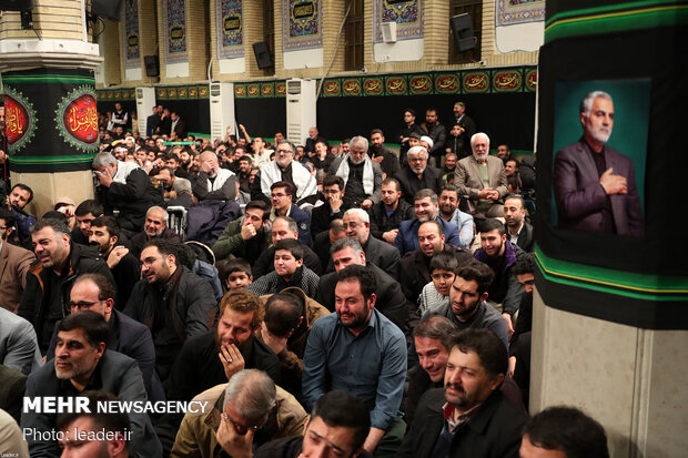 Leader hosts mourning ceremony for Hazrat Fatemeh 