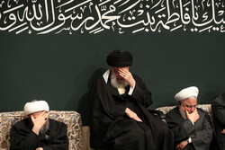 Leader attends martyrdom anniversary of Hazrat Fatemeh (PBUH)