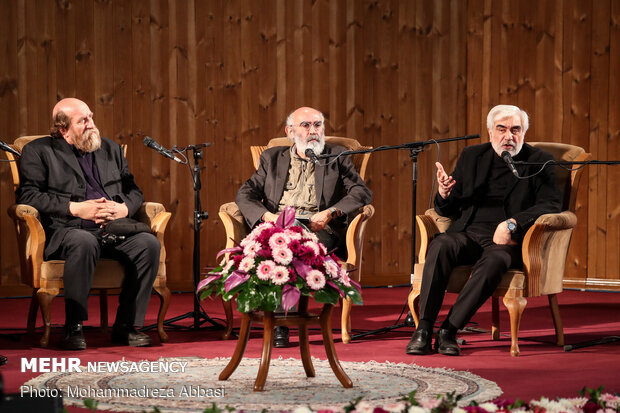 مخالفت ایکوموس آمریکا با نظر ترامپ/تهدیدهای یک‌مرد مَست