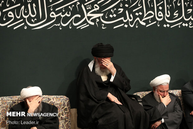 Leader attends martyrdom anniversary of Hazrat Fatemeh (PBUH)