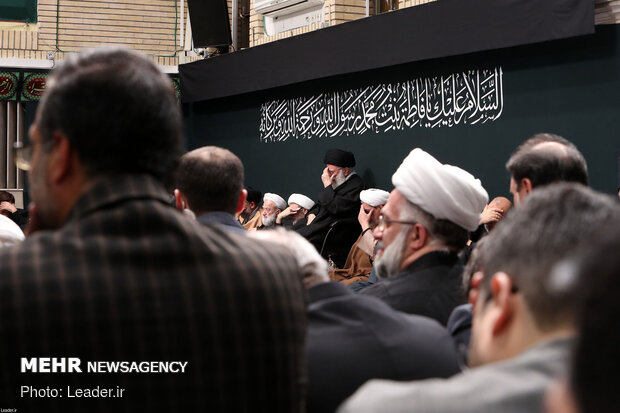 Leader attends martyrdom anniversary of Hazrat Fatemeh (PBUH)