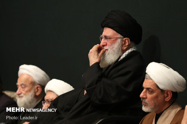 Leader attends martyrdom anniversary of Hazrat Fatemeh (PBUH)