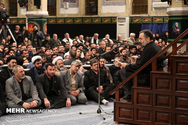 Leader attends martyrdom anniversary of Hazrat Fatemeh (PBUH)