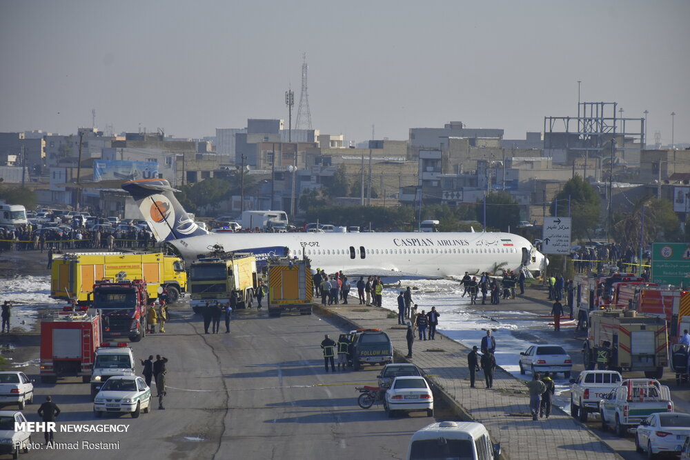 خروج هواپیمای مسافربری از باند در ماهشهر/ مسافران آسیب ندیدند/ خلبان دیر لندینگ کرد