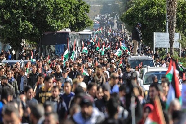 Gazzeliler ABD'nin sözde barış planını protesto etti
