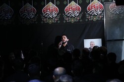 سینه‌زنی عاشقان بانوی دو عالم در شب شهادت حضرت زهرا(س)