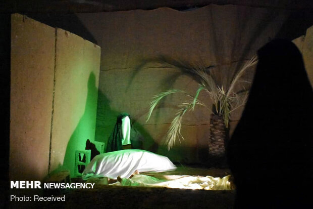 نمایش «کشتی پهلو شکسته»