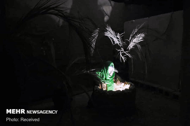 نمایش «کشتی پهلو شکسته»