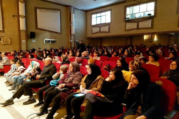 مرحله استانی هیجدهمین جشنواره هنرهای نمایشی درپارس آباد برگزار شد