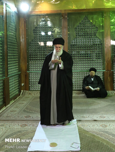 Ayatollah Khamenei paying tribute to founder of Islamic Revolution 