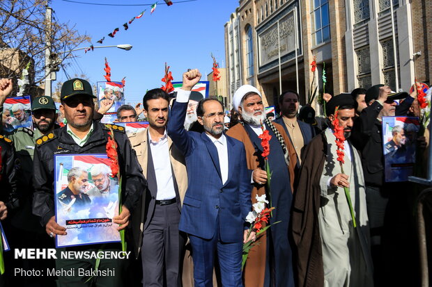 People in Qom commemorate Imam Khomeini's arrival anniversary in Iran