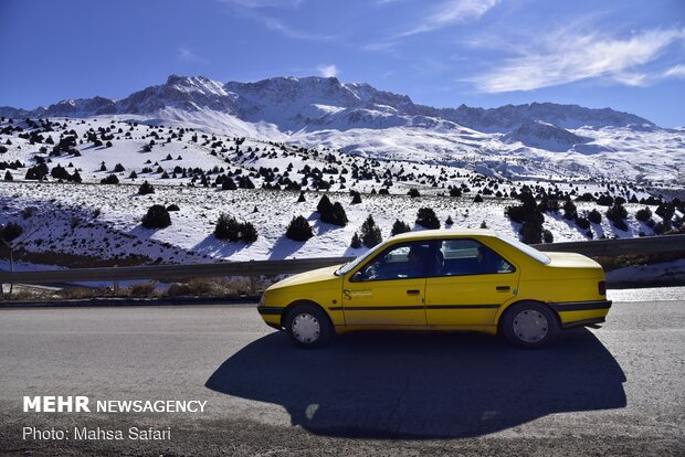 Snow brings joy, happiness to people in NE Iran 