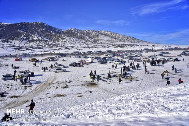 Snow brings joy, happiness to people in NE Iran 