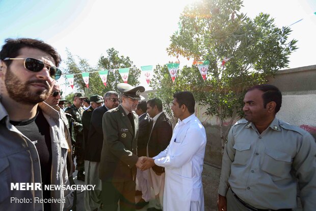 Defense min, visits flood-hit regions in Chabahar