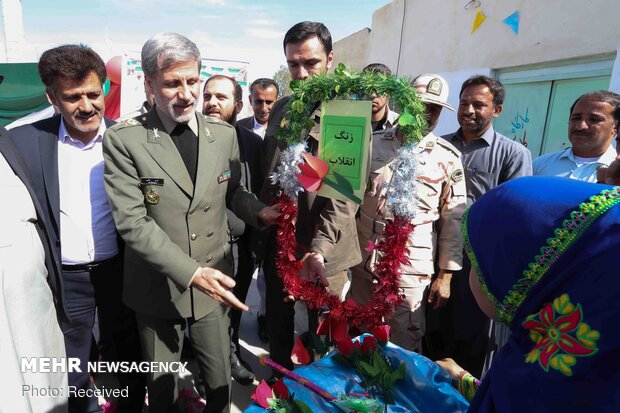 Defense min, visits flood-hit regions in Chabahar