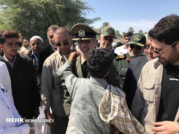 Defense min, visits flood-hit regions in Chabahar