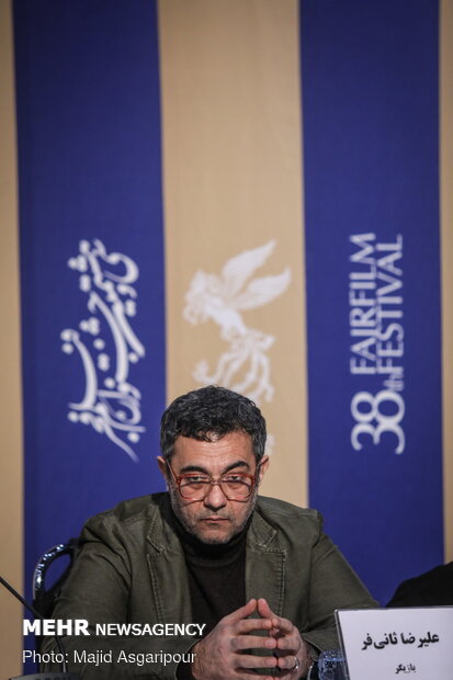 نشست خبری قصیده گاو سفید