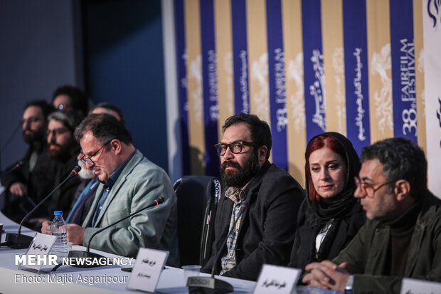 نشست خبری قصیده گاو سفید