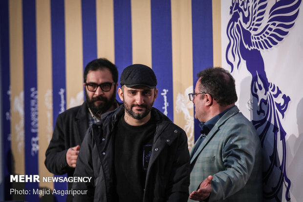 نشست خبری قصیده گاو سفید