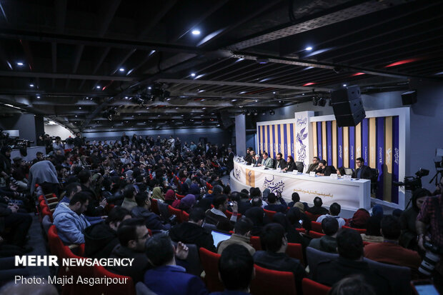 نشست خبری قصیده گاو سفید