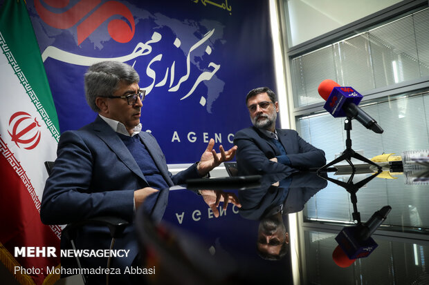 مناظره انتخاباتی امیر حسین قاضی زاده ومحمد علی وکیلی