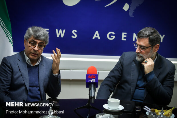مناظره انتخاباتی امیر حسین قاضی زاده ومحمد علی وکیلی