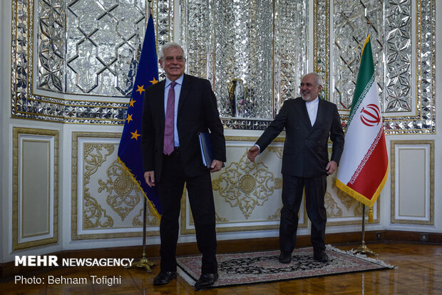 FM Zarif holds meeting with EU’s Borrell
