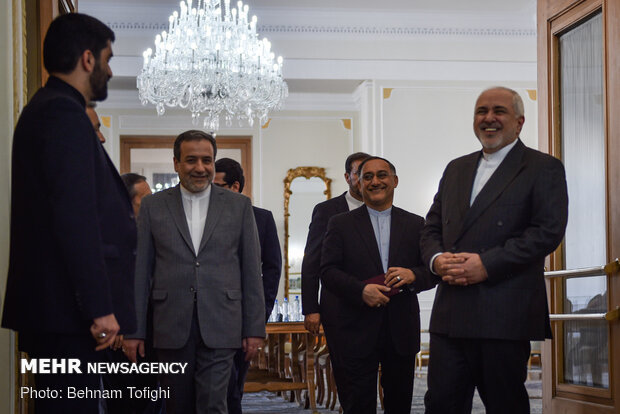 دیدار مسئول سیاست خارجی اتحادیه اروپا با محمدجواد ظریف