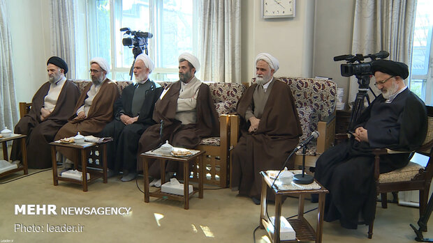 قائد الثورة الاسلامية يستقبل اعضاء المجلس الاعلى للحوزات العلمية