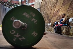 معادله پیچیده وزنه‌برداری برای المپیک/ بلاتکلیفی دو مسافر توکیو