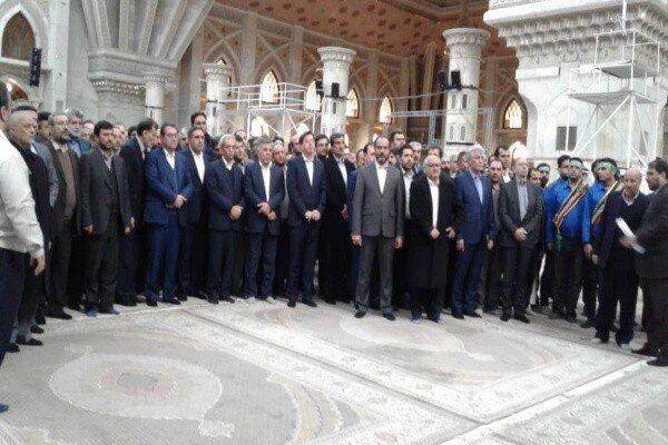 تجدید میثاق وزیر و مدیران ارشد وزارت صنعت با آرمان های امام راحل 
