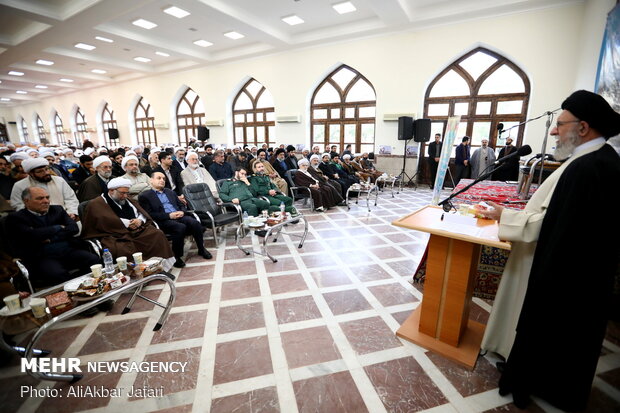 همایش طلایه داران انقلاب اسلامی نقش روحانیت در گام دوم انقلاب