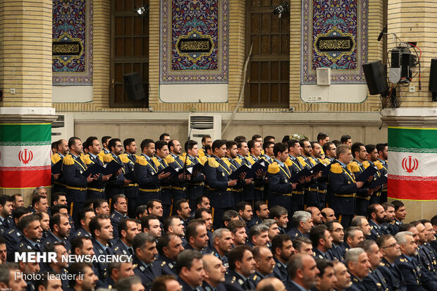 Leader receives Army Air Force commanders, staff
