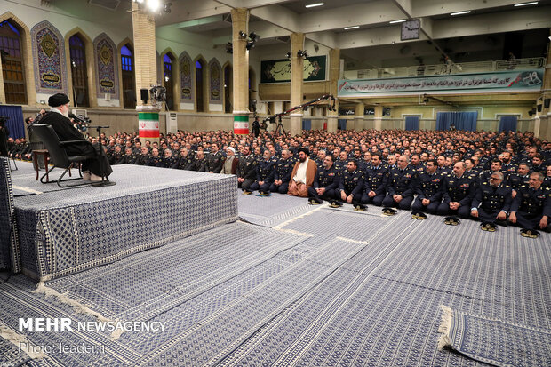 Leader receives Army Air Force commanders, staff
