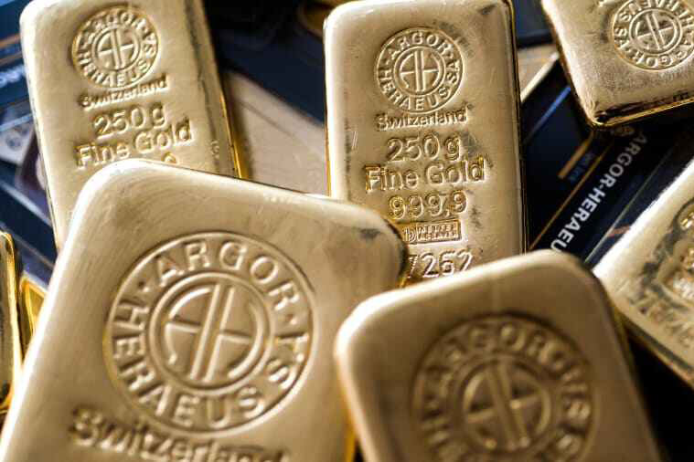 بالا ماندن نرخ دلار قیمت جهانی طلا را پایین آورد