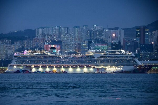 VIDEO: Cruise ship with 1800 on-board still quarantined over coronavirus concerns