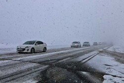 امدادرسانی به ۱۰۴ خودروی گرفتار در برف/ بازگشایی تمام محورهای روستایی