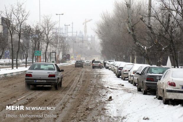 Heavy snow, freezing weather prompts closure of schools in Ardebil Prov.
